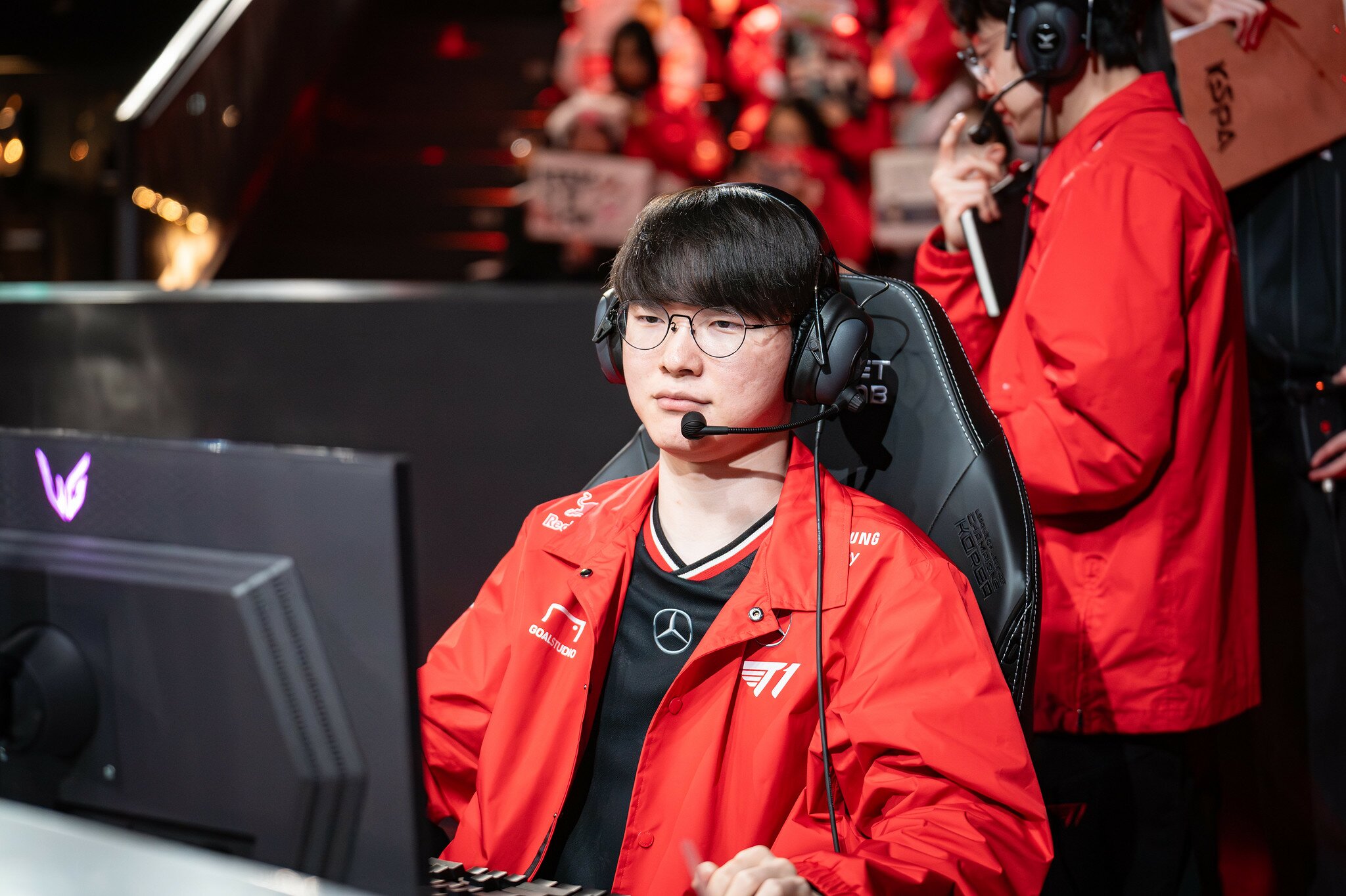 Faker迎来十二赛季出色发挥，G2观众热烈欢呼！