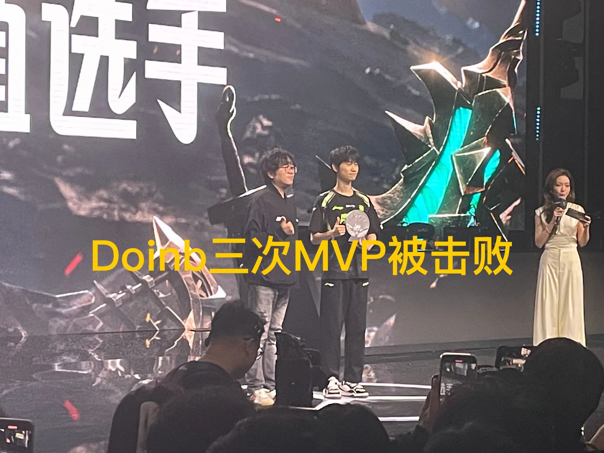 关于比赛规则变更引发热议！，Rookie在切尔西比赛中比赛局势复杂比赛高潮迭起的信息