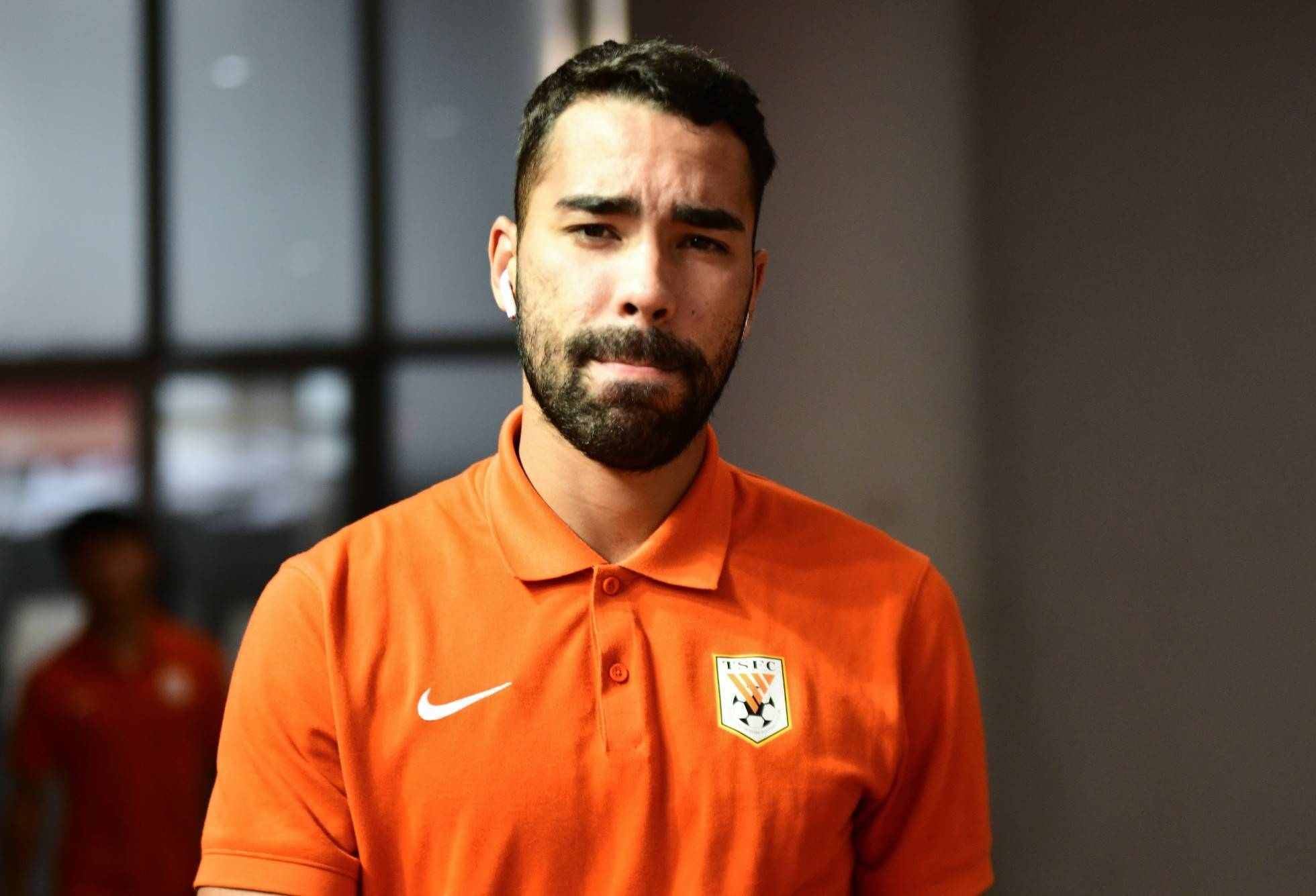 关于国际比赛日中超传出新动向；摩纳哥再遭质疑；管理层表态：更衣室稳定；心理建设被强调的信息