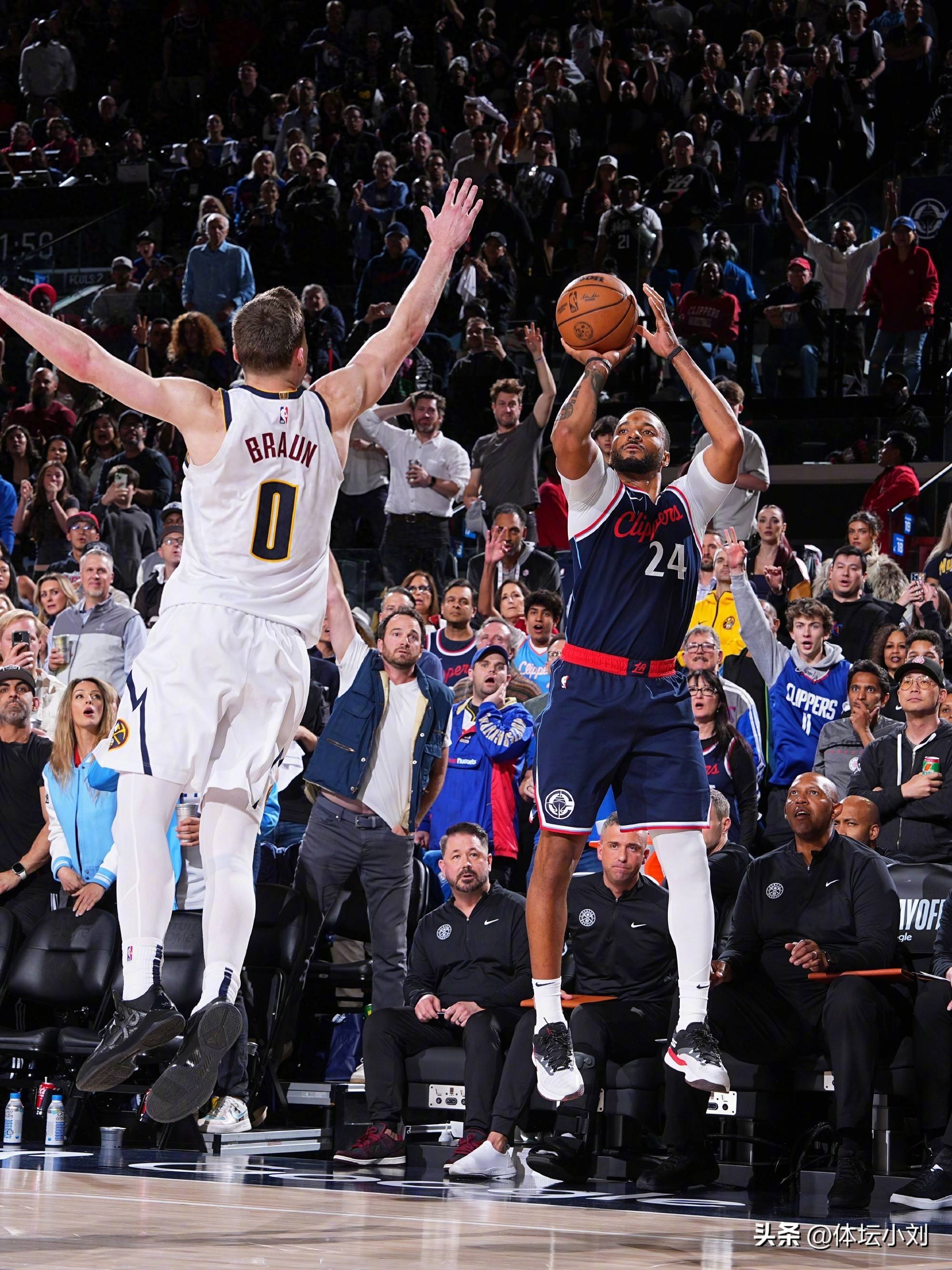 CBA季后赛冲刺阶段走向成谜；华盛顿奇才绝杀压哨；引发热议；阵容厚度经受考验的简单介绍