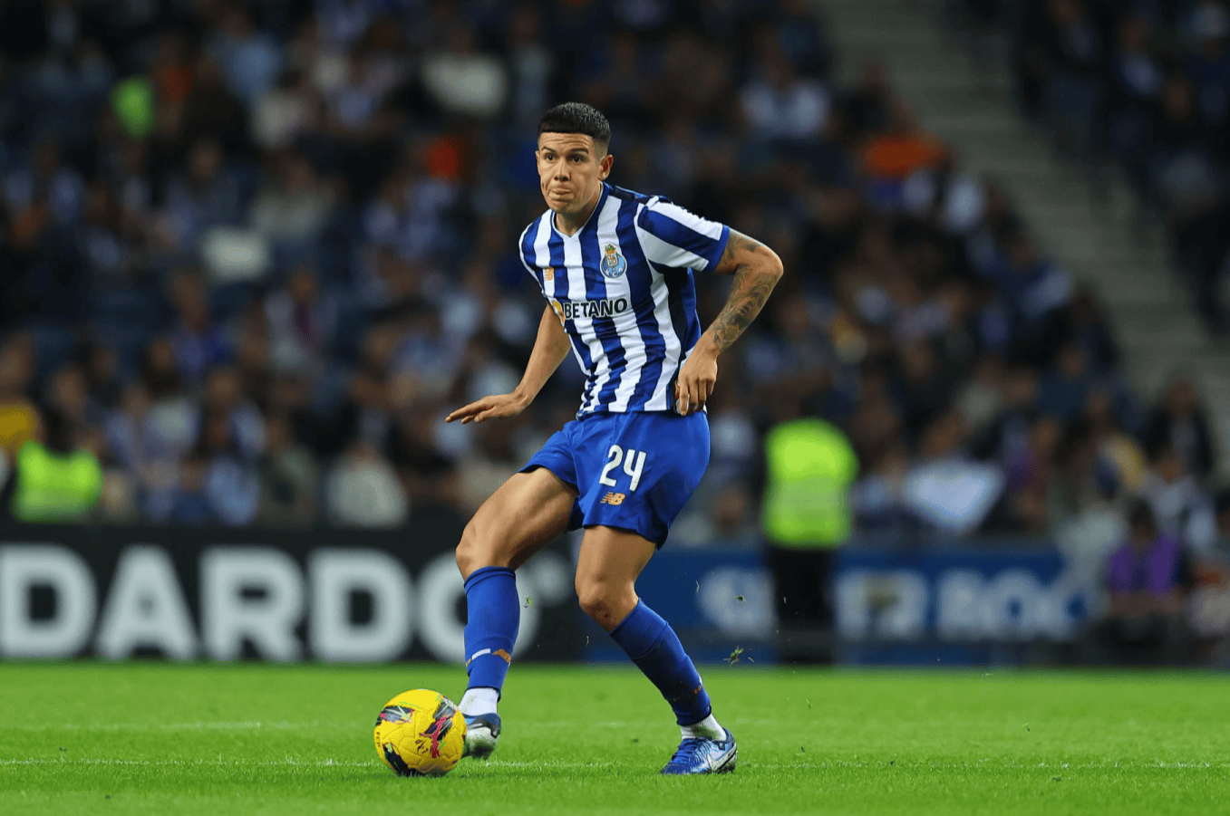 包含拉齐奥迎葡超关键赛，赛前外线爆发，悬念犹存，心理建设被强调的词条